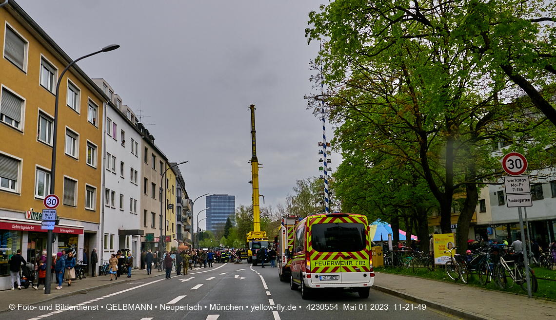 01.05.2023 - Maibaumaufstellung in Berg am Laim